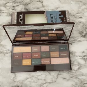 Makeup Revolution Eyeshadow Palette